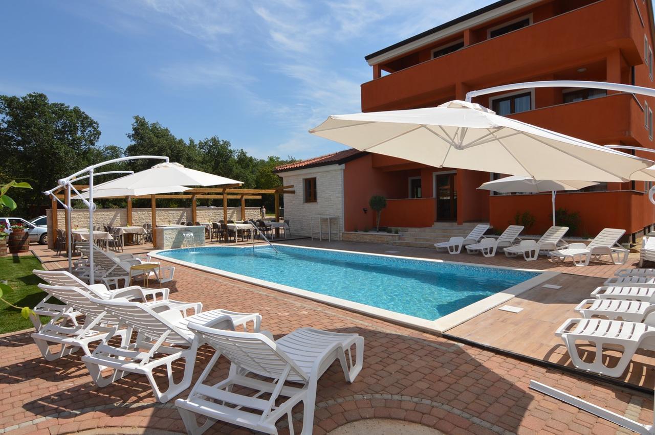 Hotel Natura Vilanija Exterior foto